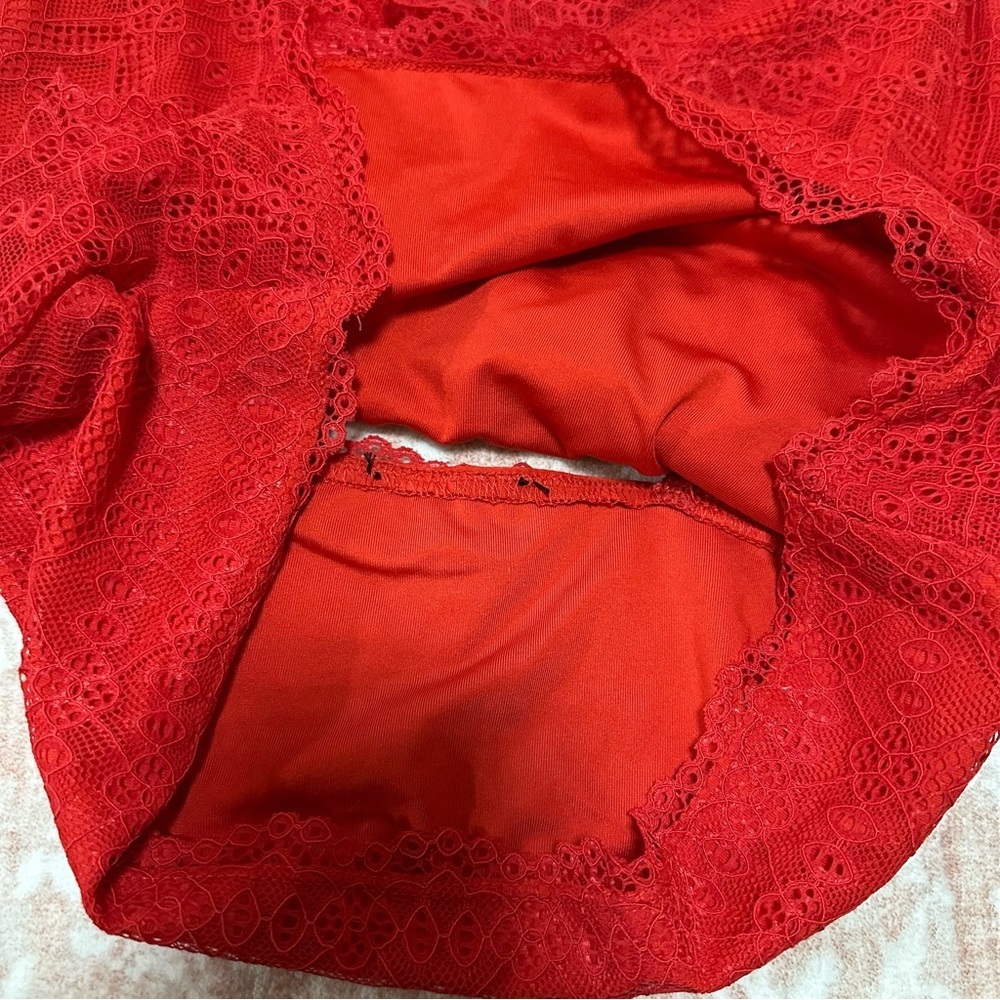 Red Lace V-Neck Open Back Top - Picture 7 of 10